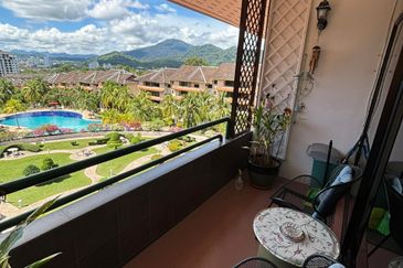 Seaview from Balcony and 5 mins to Kuah Jetty