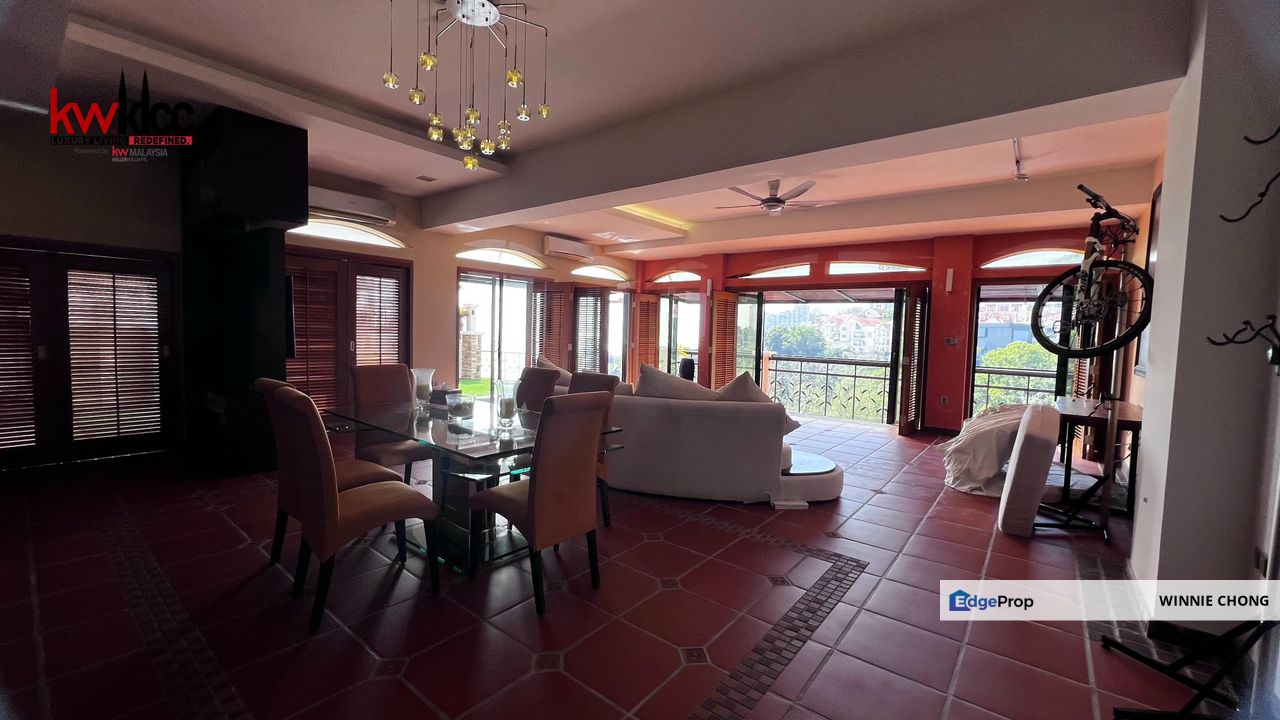 Seaview villa with private infinity pool, Penang, Batu Ferringhi