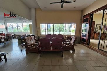 3 storey Bungalow with extemnsion facing KLCC, PNB118 and TRX for Sale