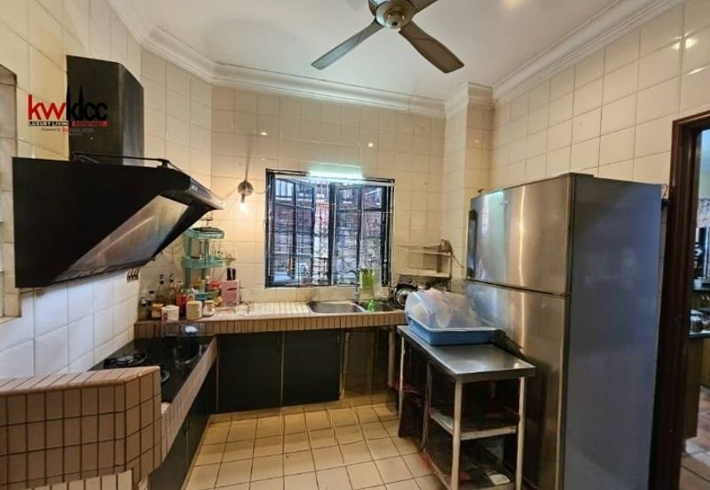 3 storey Bungalow with extemnsion facing KLCC, PNB118 and TRX for Sale