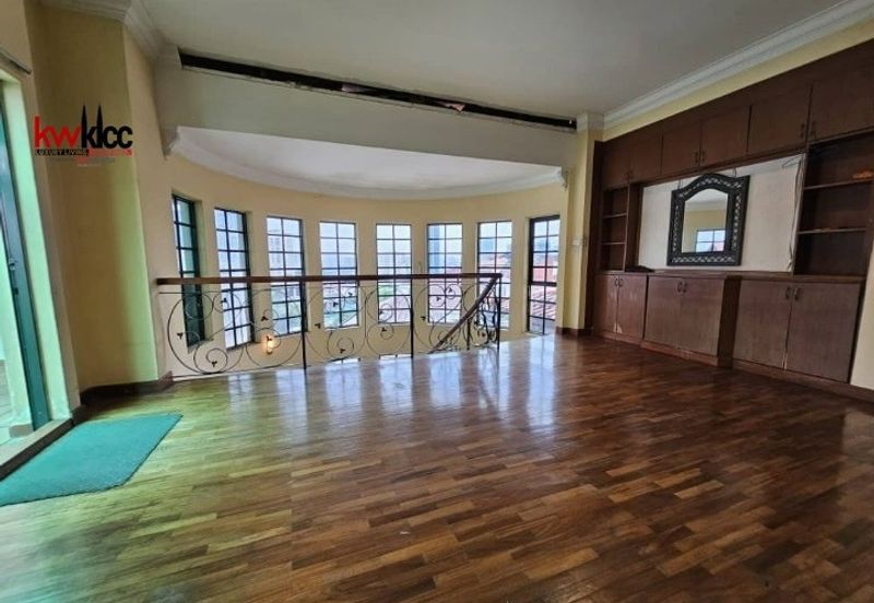 3 storey Bungalow with extemnsion facing KLCC, PNB118 and TRX for Sale