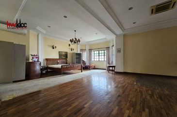 3 storey Bungalow with extemnsion facing KLCC, PNB118 and TRX for Sale