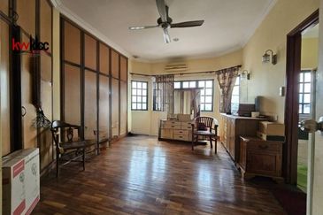 3 storey Bungalow with extemnsion facing KLCC, PNB118 and TRX for Sale