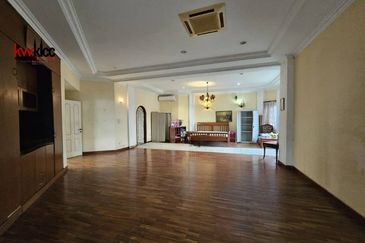 3 storey Bungalow with extemnsion facing KLCC, PNB118 and TRX for Sale