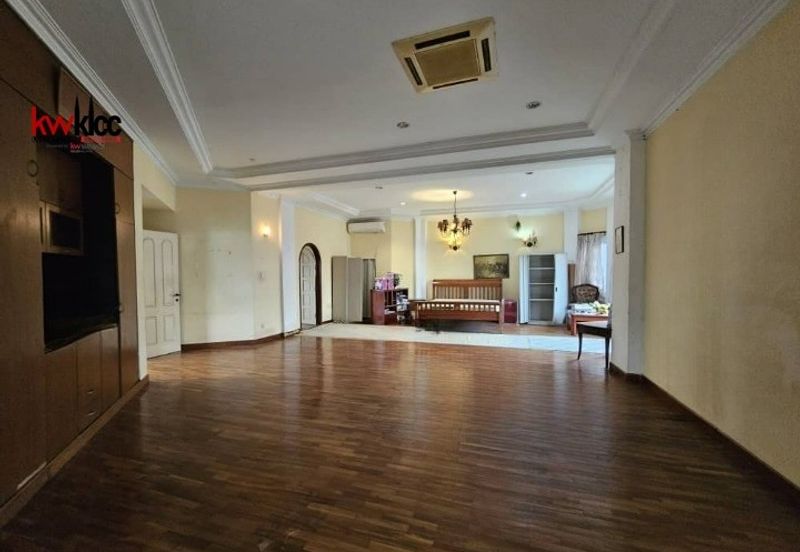 3 storey Bungalow with extemnsion facing KLCC, PNB118 and TRX for Sale