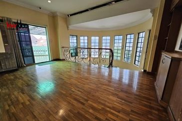 3 storey Bungalow with extemnsion facing KLCC, PNB118 and TRX for Sale