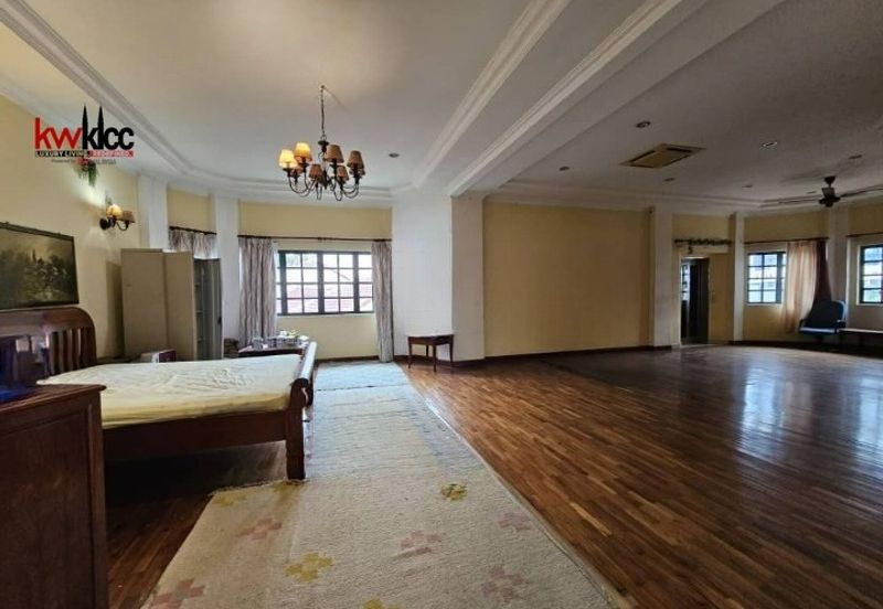 3 storey Bungalow with extemnsion facing KLCC, PNB118 and TRX for Sale