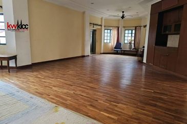 3 storey Bungalow with extemnsion facing KLCC, PNB118 and TRX for Sale