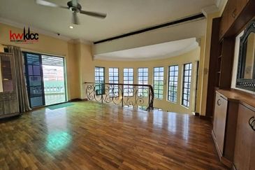 3 storey Bungalow with extemnsion facing KLCC, PNB118 and TRX for Sale