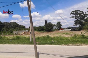 13 mins to Subang Jaya