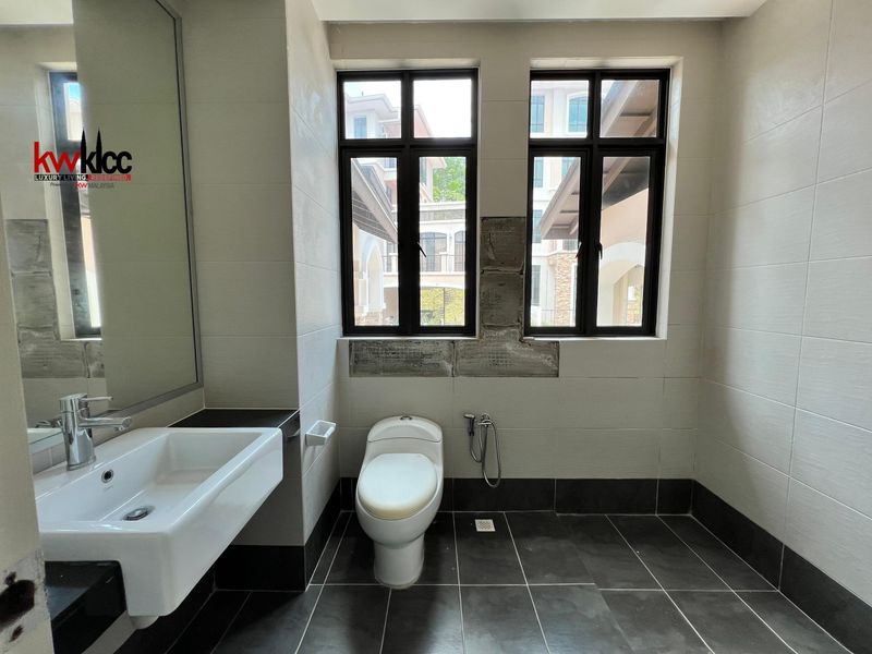 Seaview Villa with injouse elevator , Penang, Batu Ferringhi