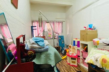 Happy Garden👮Gate & Guarded, 2 Storey Terrace House For Sale@ Taman Bukit Aman