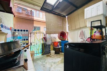 Happy Garden👮Gate & Guarded, 2 Storey Terrace House For Sale@ Taman Bukit Aman