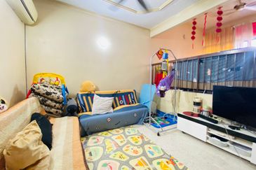 Happy Garden👮Gate & Guarded, 2 Storey Terrace House For Sale@ Taman Bukit Aman