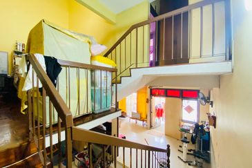 Happy Garden👮Gate & Guarded, 2 Storey Terrace House For Sale@ Taman Bukit Aman