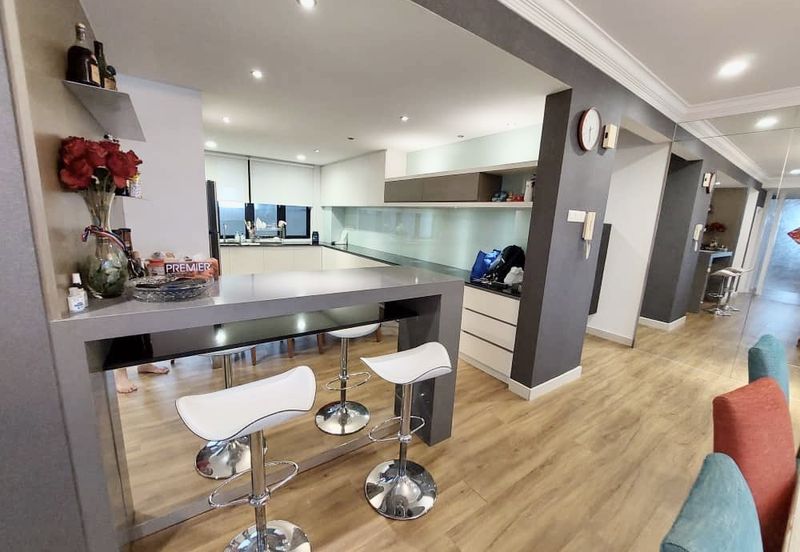 Papillon Desahill Condominium