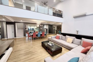 Papillon Desahill Condominium