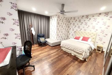 Papillon Desahill Condominium