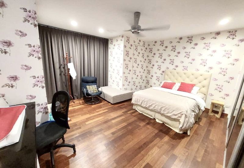 Papillon Desahill Condominium