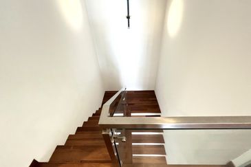 Papillon Desahill Condominium