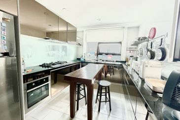 Papillon Desahill Condominium