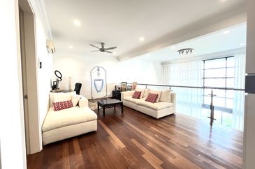 Papillon Desahill Condominium