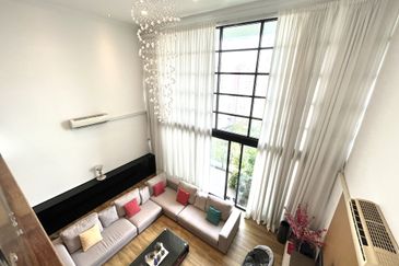 Papillon Desahill Condominium