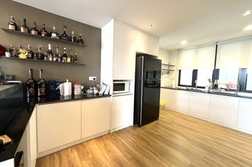 Papillon Desahill Condominium