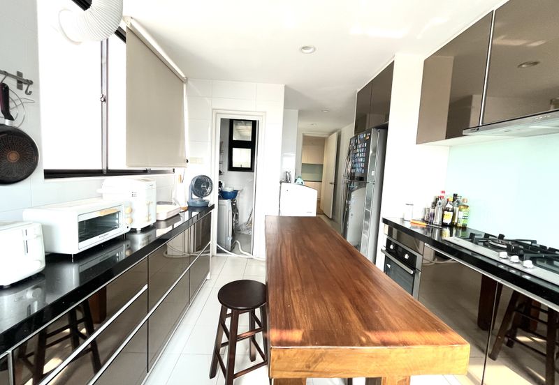 Papillon Desahill Condominium