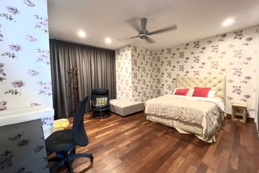 Papillon Desahill Condominium