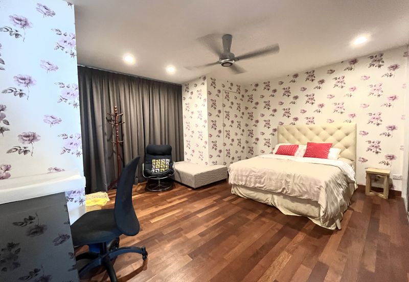 Papillon Desahill Condominium