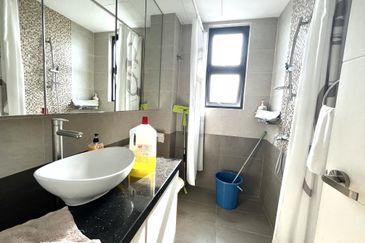 Papillon Desahill Condominium