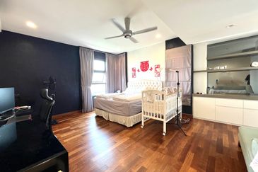 Papillon Desahill Condominium