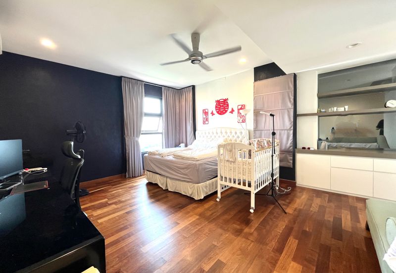 Papillon Desahill Condominium