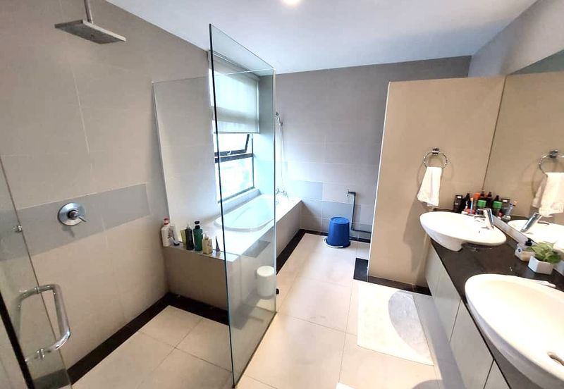 Papillon Desahill Condominium