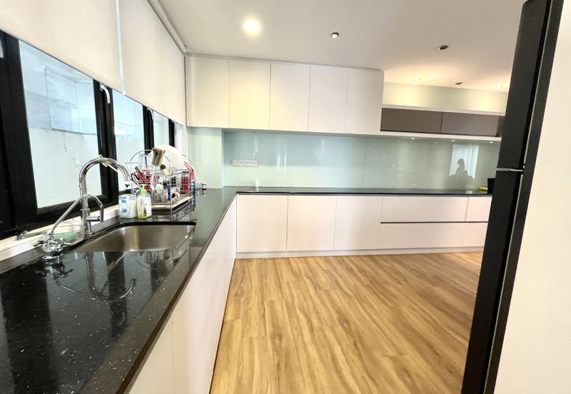 Papillon Desahill Condominium