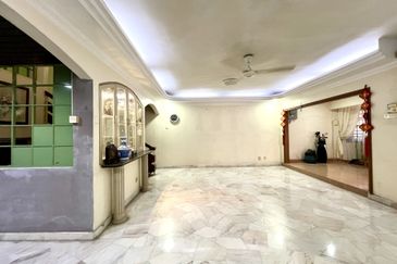 EXCLUSIVE! 2 Storey Intermidiate Terace For Sale@ Jalan Bukit Desa, Taman Desa