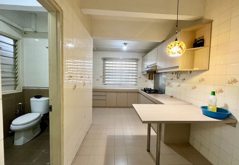 EXCLUSIVE! 2 Storey Intermidiate Terace For Sale@ Jalan Bukit Desa, Taman Desa