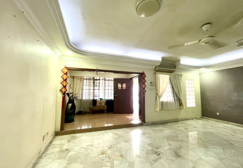 EXCLUSIVE! 2 Storey Intermidiate Terace For Sale@ Jalan Bukit Desa, Taman Desa