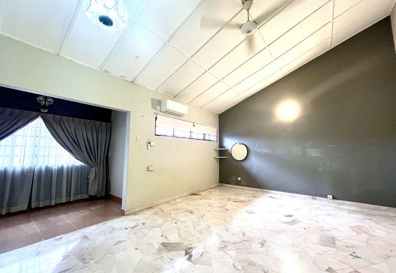 EXCLUSIVE! 2 Storey Intermidiate Terace For Sale@ Jalan Bukit Desa, Taman Desa