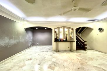 EXCLUSIVE! 2 Storey Intermidiate Terace For Sale@ Jalan Bukit Desa, Taman Desa