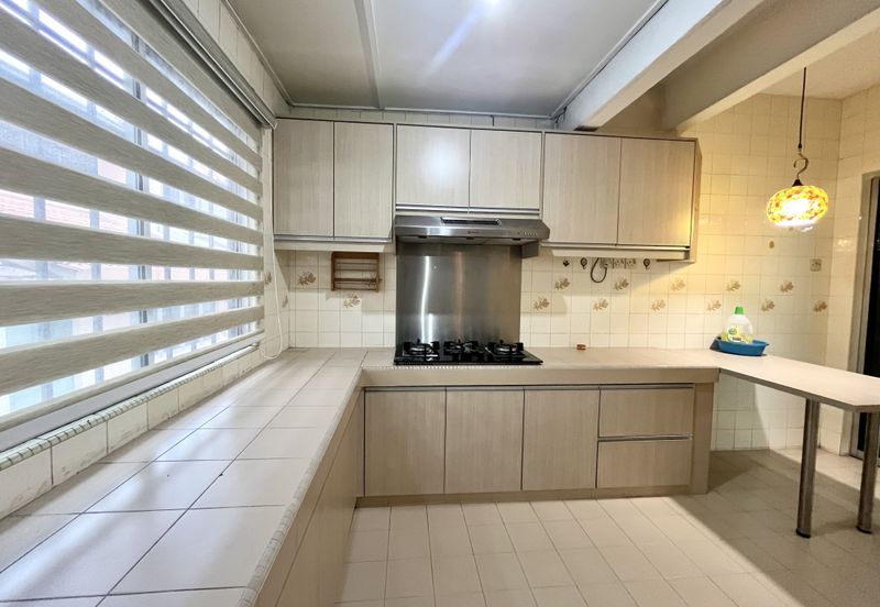 EXCLUSIVE! 2 Storey Intermidiate Terace For Sale@ Jalan Bukit Desa, Taman Desa