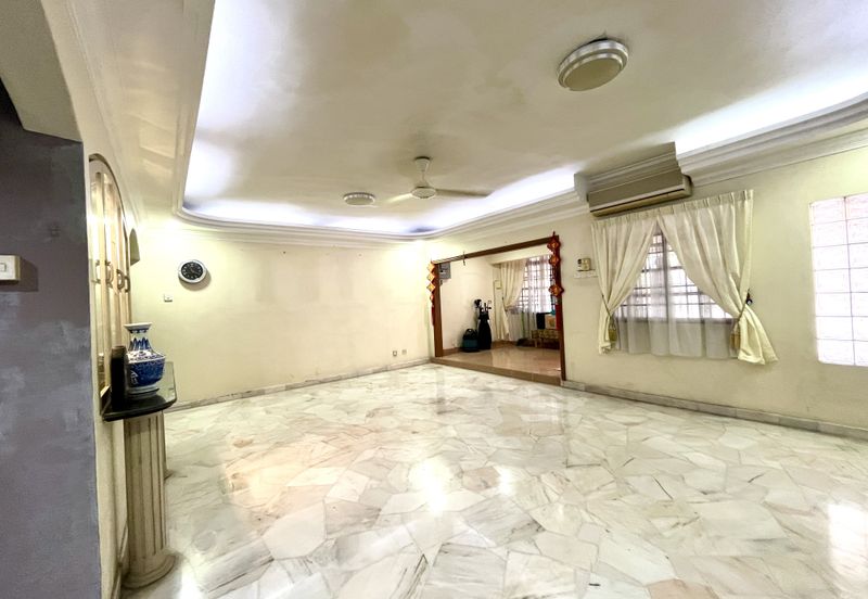 EXCLUSIVE! 2 Storey Intermidiate Terace For Sale@ Jalan Bukit Desa, Taman Desa