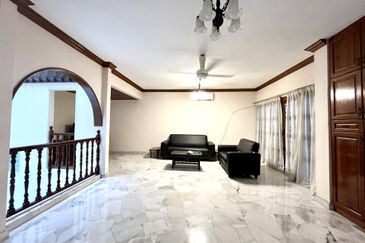 Move-in Condition 2 Storey Terrace For Sale@ Taman Bukit Desa