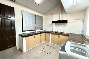 Move-in Condition 2 Storey Terrace For Sale@ Taman Bukit Desa