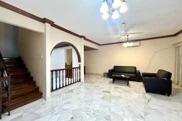 Move-in Condition 2 Storey Terrace For Sale@ Taman Bukit Desa