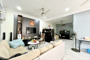 Renovated & Extended 2 Storey Endlot Terrace House For Sale, Taman OUG