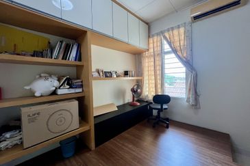 Freehold 3-Storey Corner Terrace @Taman Sungai Sering蕉赖9英里诗宁花苑 near Taman Suntex, Batu 9 For Sale