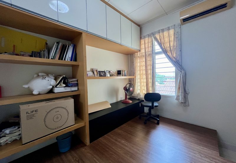 Freehold 3-Storey Corner Terrace @Taman Sungai Sering蕉赖9英里诗宁花苑 near Taman Suntex, Batu 9 For Sale