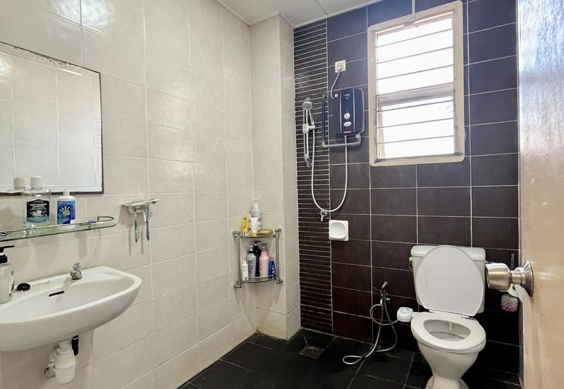 Freehold 3-Storey Corner Terrace @Taman Sungai Sering蕉赖9英里诗宁花苑 near Taman Suntex, Batu 9 For Sale